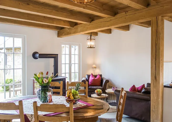 Stunning In بيت للعطل فارندورف